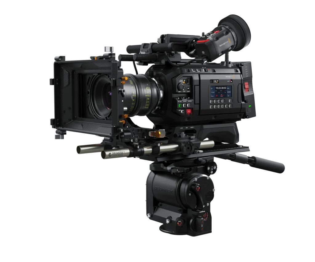 Blackmagic-URSA-Cine-12K-LF-100G-Angle